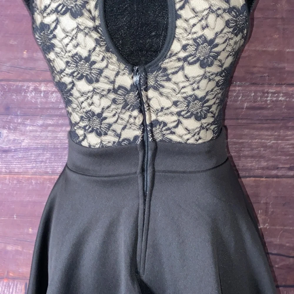 Emerald Sundae Floral Dress - Picture 10 of 10